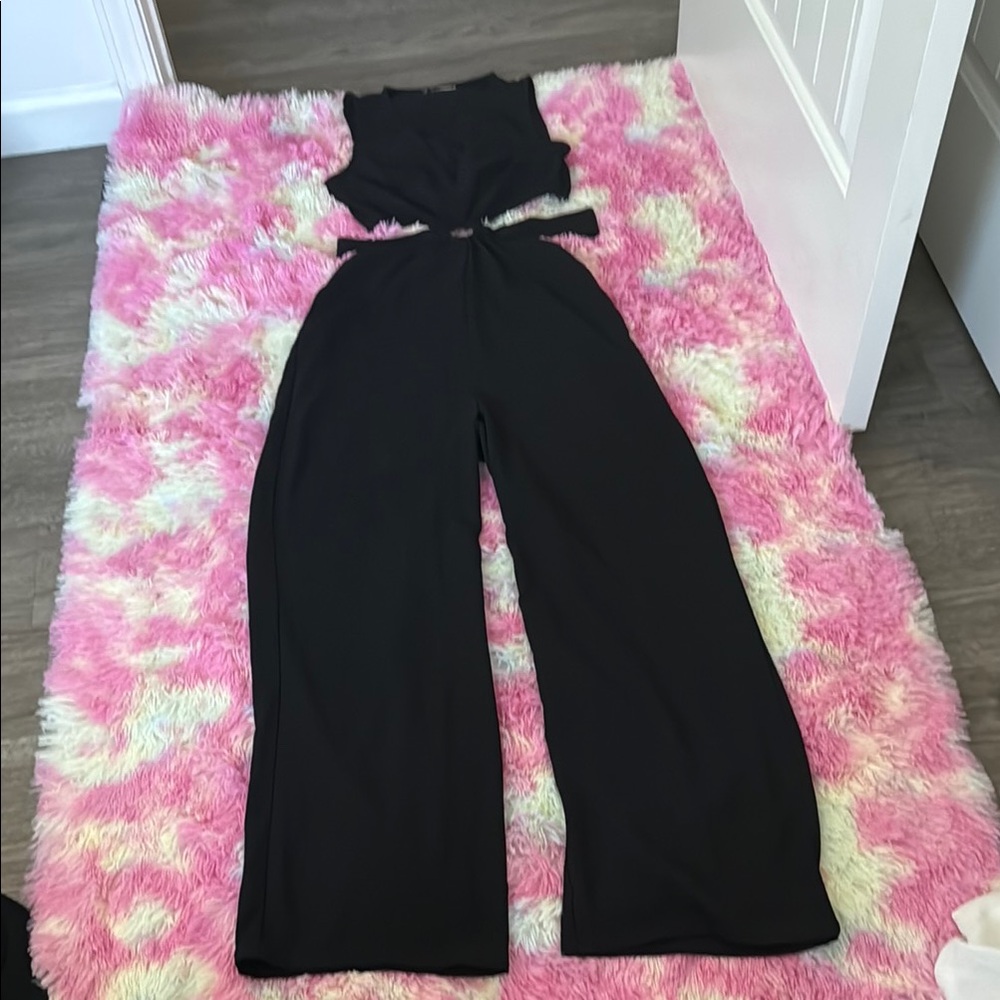 Entro Black Jumpsuit Sleek and Versatile